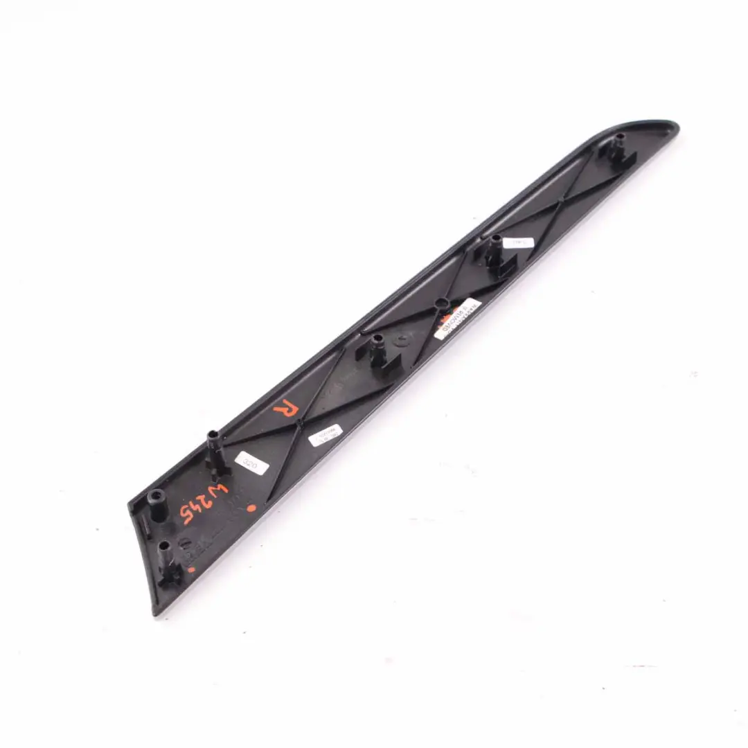 Türverkleidung Abdeckplatte Griff hinten rechts für Mercedes W169 mit Teilenummer A1697371882 Mercedes W169 Türverkleidung Abdeckplatte Griff hinten rechts - SKU A1697371882 - Teilenummer A1697371882