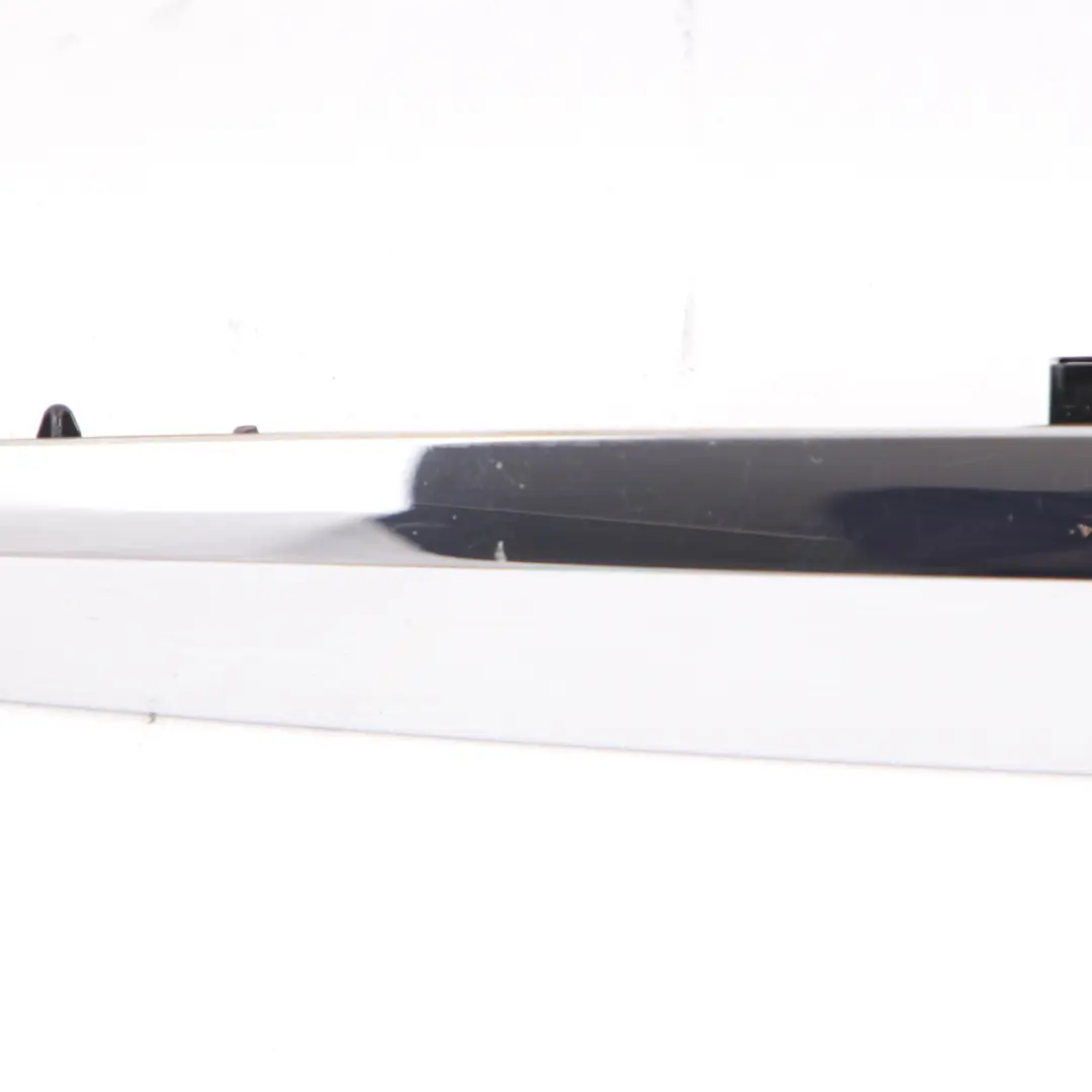 Trunk Lid Manija Cromo Cubierta Tailgate Grab para Mercedes W169 con número de pieza A1697401993 Mercedes W169 Trunk Lid Manija Cromo Cubierta Tailgate Grab - SKU A1697401993 - Número de pieza A1697401993