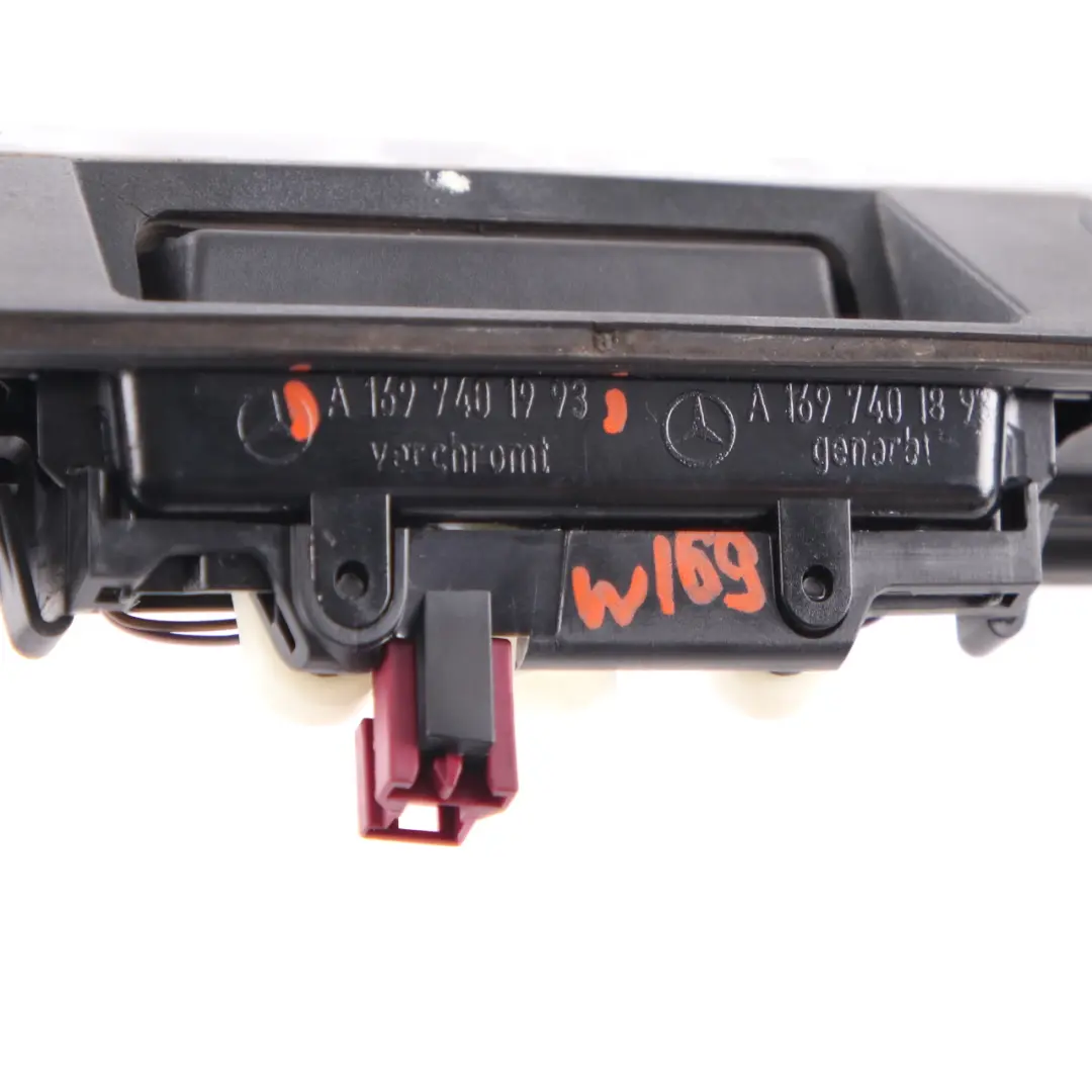 Trunk Lid Manija Cromo Cubierta Tailgate Grab para Mercedes W169 con número de pieza A1697401993 Mercedes W169 Trunk Lid Manija Cromo Cubierta Tailgate Grab - SKU A1697401993 - Número de pieza A1697401993