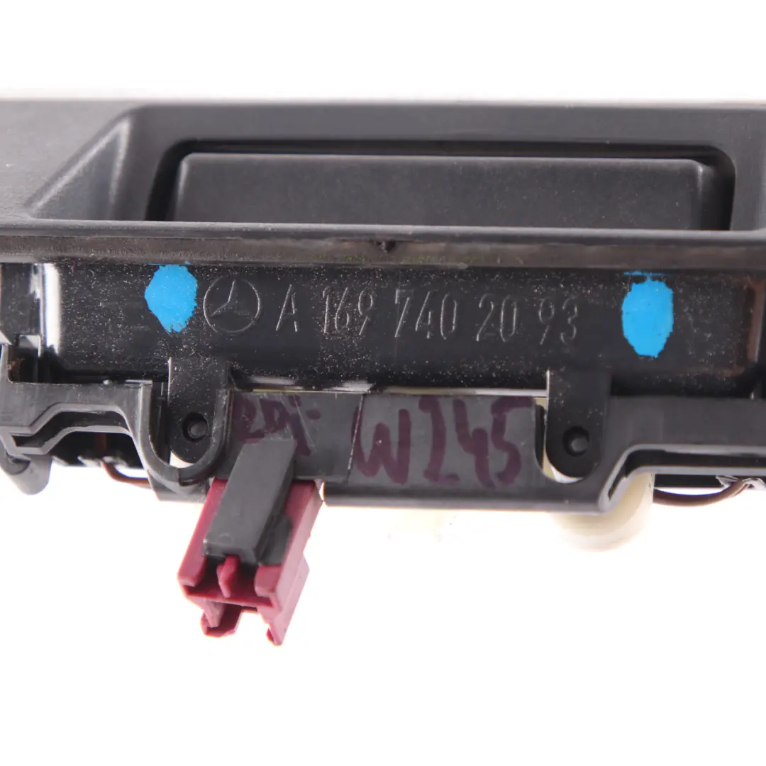 Griff Chrom Abdeckung Kofferraumklappe Heckklappe für Mercedes W245 mit Teilenummer A1697402093 Mercedes W245 Griff Chrom Abdeckung Kofferraumklappe Heckklappe - SKU A1697402093 - Teilenummer A1697402093