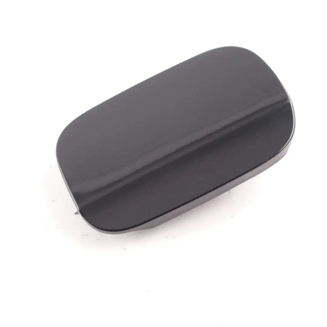 Coperchio serbatoio Kosmos Nero Metallizzato - 191 per Mercedes W169 con numero di parte A1697500106 Mercedes W169 Coperchio serbatoio Kosmos Nero Metallizzato - 191 - SKU A1697500106-KB - Numero di parte A1697500106