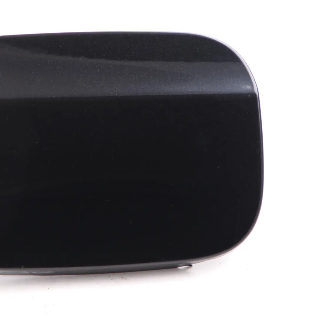 Coperchio serbatoio Kosmos Nero Metallizzato - 191 per Mercedes W169 con numero di parte A1697500106 Mercedes W169 Coperchio serbatoio Kosmos Nero Metallizzato - 191 - SKU A1697500106-KB - Numero di parte A1697500106