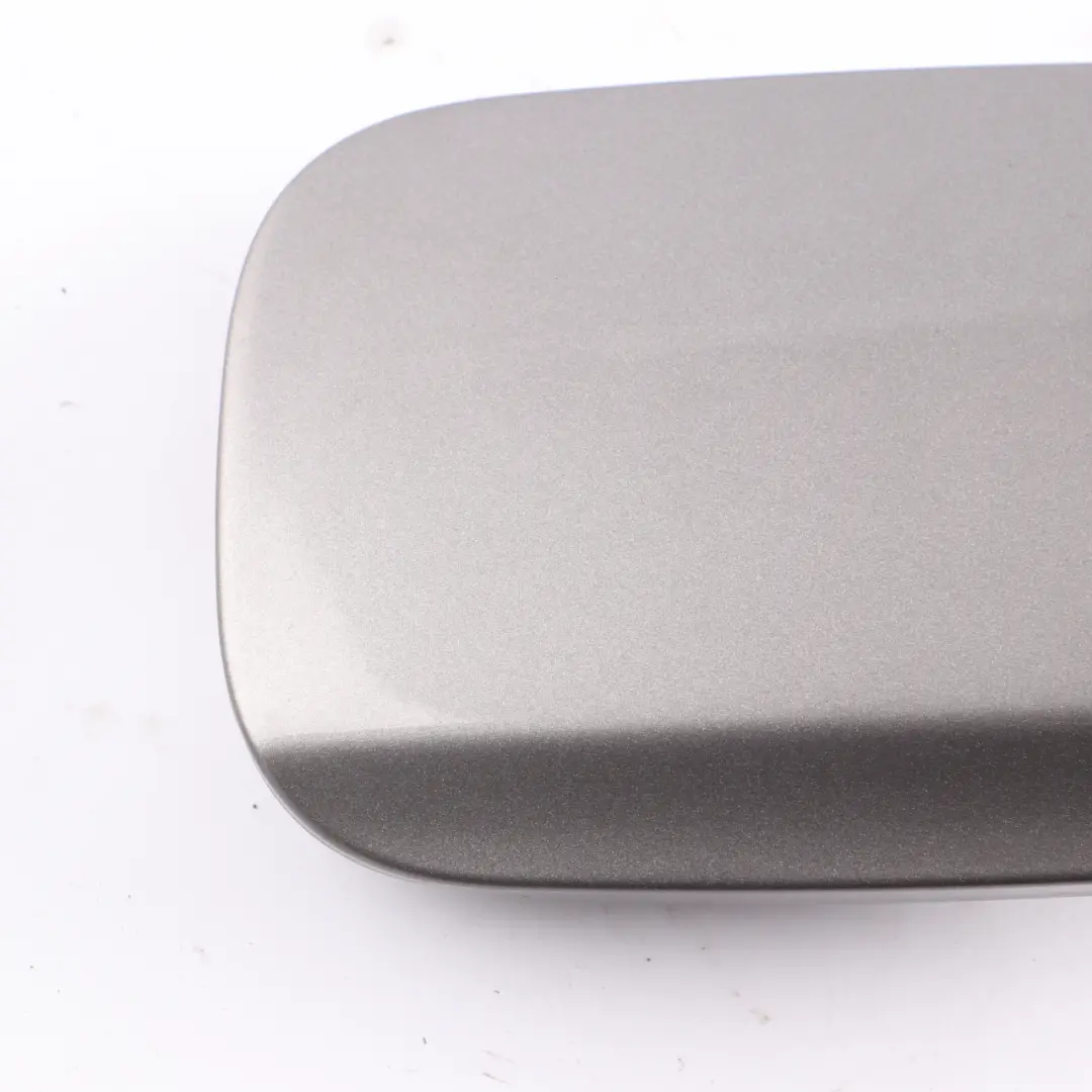 Mercedes W245 Fuel Filler Fill In Flap Tank Deckel Abdeckung Comet Grau - 748 - SKU A1697500406-KMG - Teilenummer A1697500406