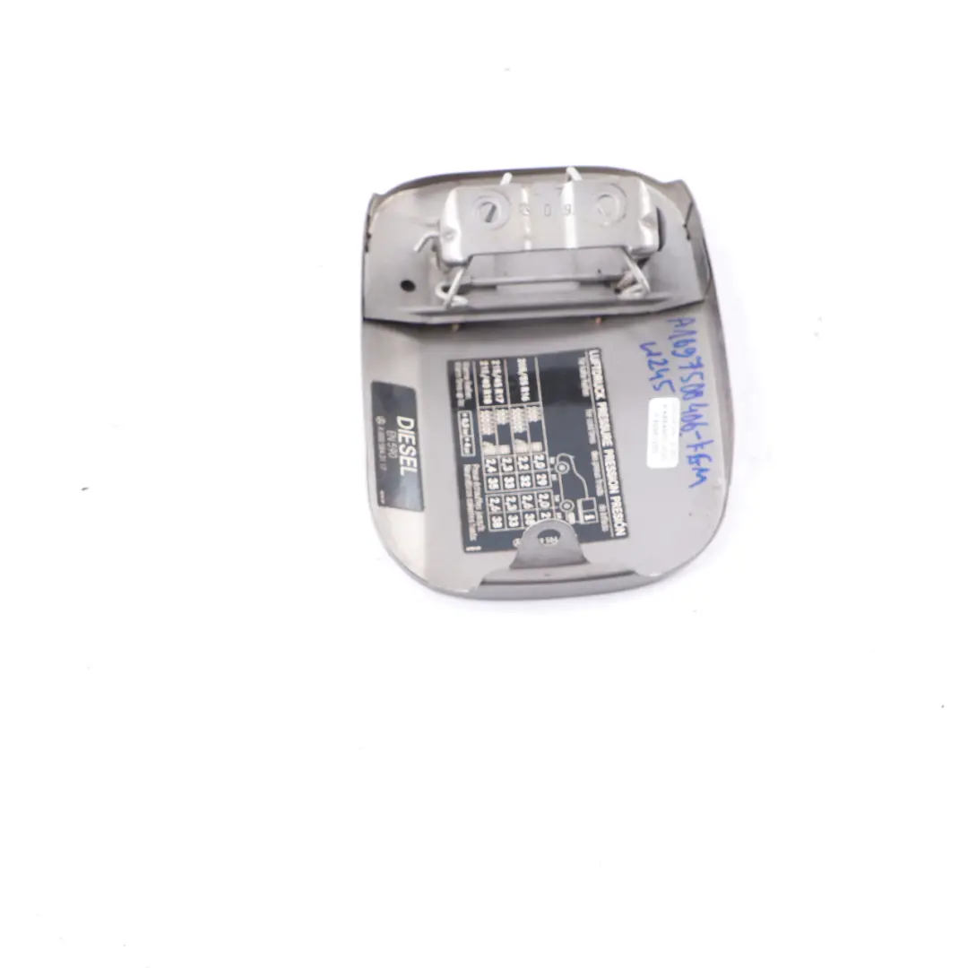Mercedes W245 Fuel Filler Fill In Flap Tank Deckel Abdeckung Comet Grau - 748 - SKU A1697500406-KMG - Teilenummer A1697500406