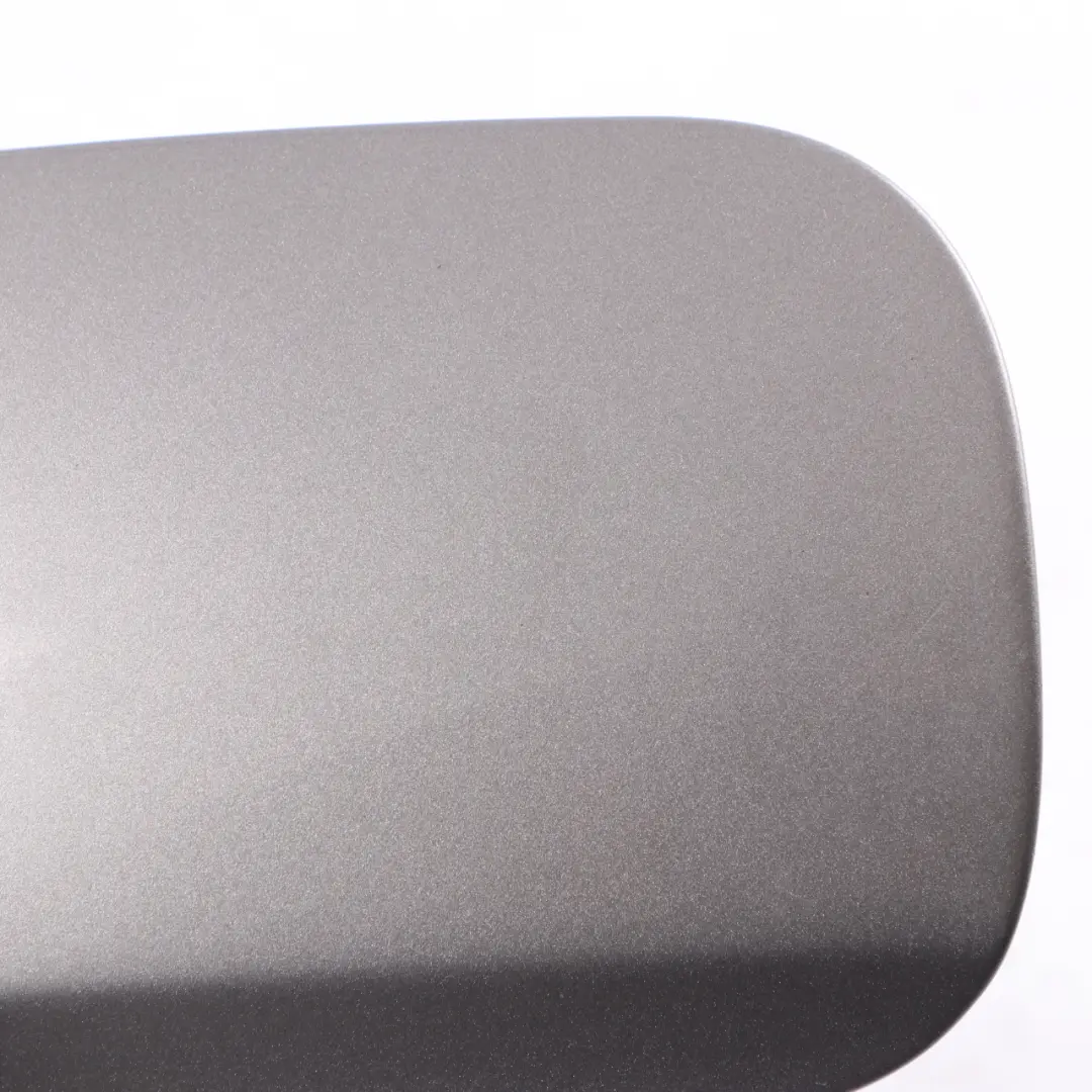 Filler Fill In Flap Tank Deckel Abdeckung Comet Grau - 748 für Mercedes W245 Fuel mit Teilenummer A1697500406 Mercedes W245 Fuel Filler Fill In Flap Tank Deckel Abdeckung Comet Grau - 748 - SKU A1697500406-KMG - Teilenummer A1697500406