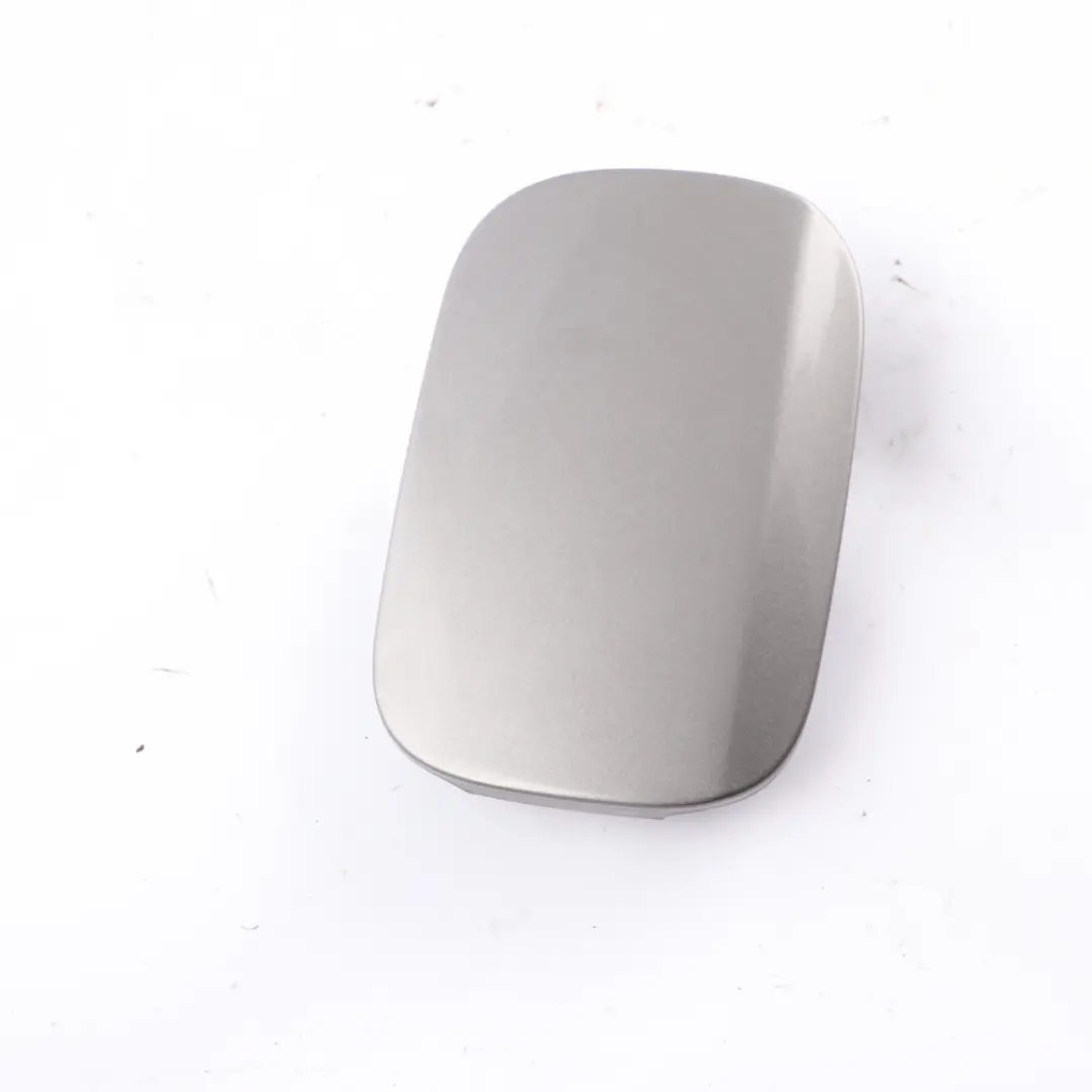 Llenado Combustible Tapa Tanque Tapa Gris Cometa Metálico - 748 para Mercedes W245 con número de pieza A1697500406 Mercedes W245 Llenado Combustible Tapa Tanque Tapa Gris Cometa Metálico - 748 - SKU A1697500406-KMG - Número de pieza A1697500406