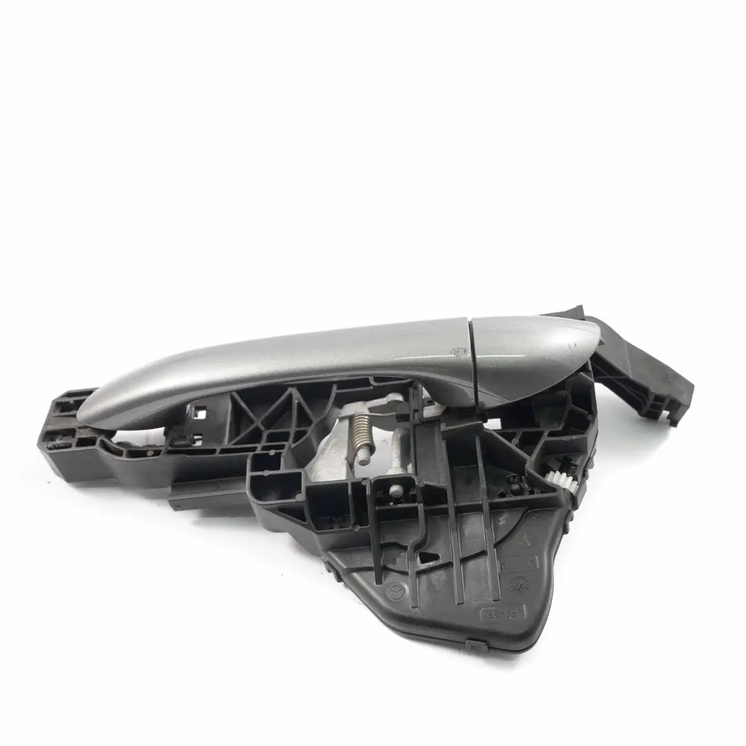Poignée de porte arrière gauche Mountain Grey 787 pour Mercedes W169 à propos du numéro de pièce A1697600334 Mercedes W169 Poignée de porte arrière gauche Mountain Grey 787 - SKU A1697600334-MG - Numéro de pièce A1697600334