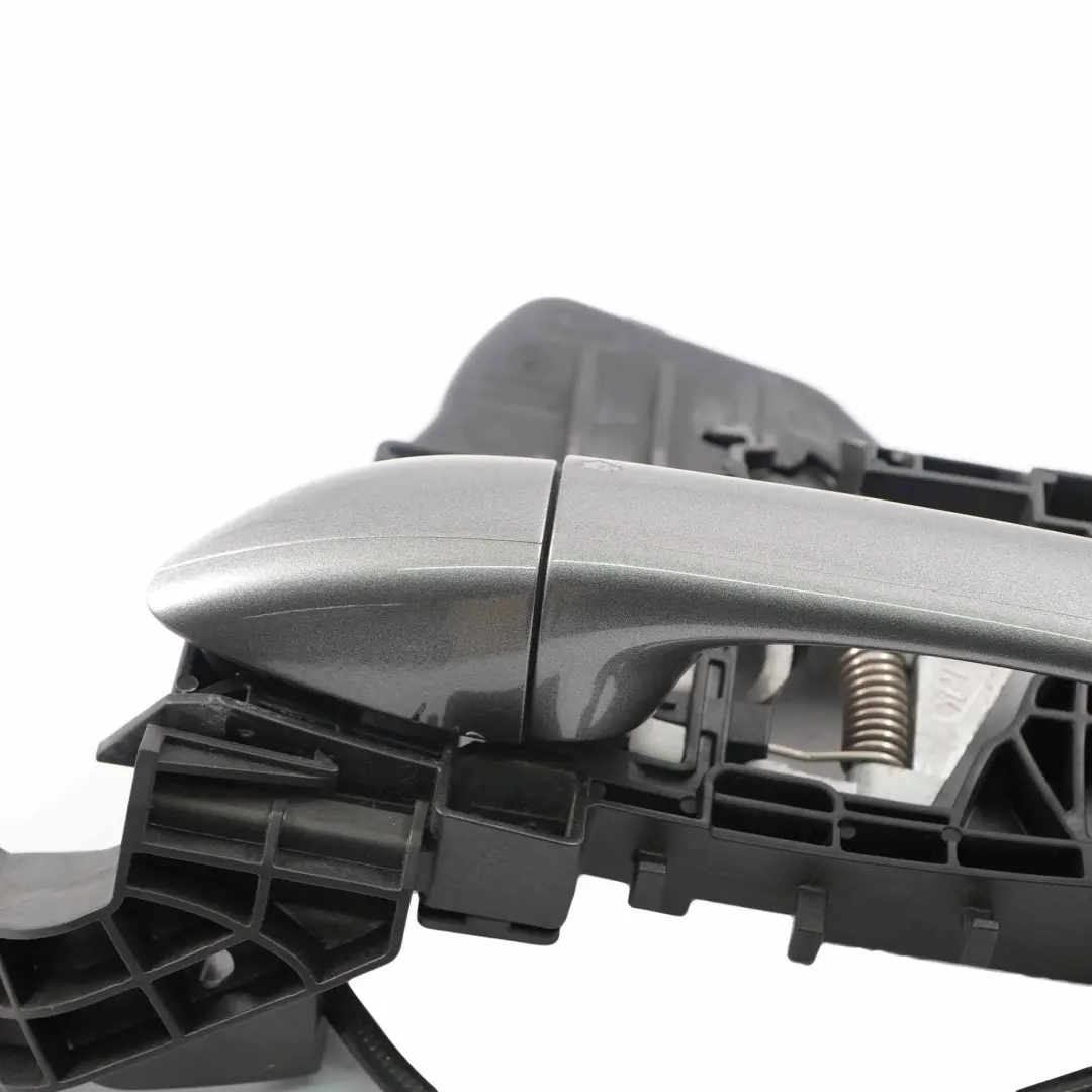 Poignée de porte arrière gauche Mountain Grey 787 pour Mercedes W169 à propos du numéro de pièce A1697600334 Mercedes W169 Poignée de porte arrière gauche Mountain Grey 787 - SKU A1697600334-MG - Numéro de pièce A1697600334