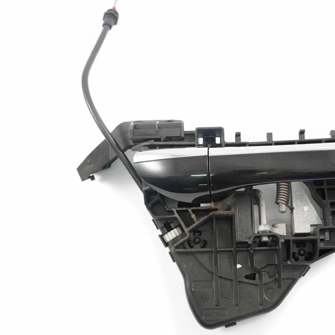 Poignée de porte arrière droit Kosmosschwarz 191 pour Mercedes W169 à propos du numéro de pièce A1697600434 Mercedes W169 Poignée de porte arrière droit Kosmosschwarz 191 - SKU A1697600434-KB - Numéro de pièce A1697600434