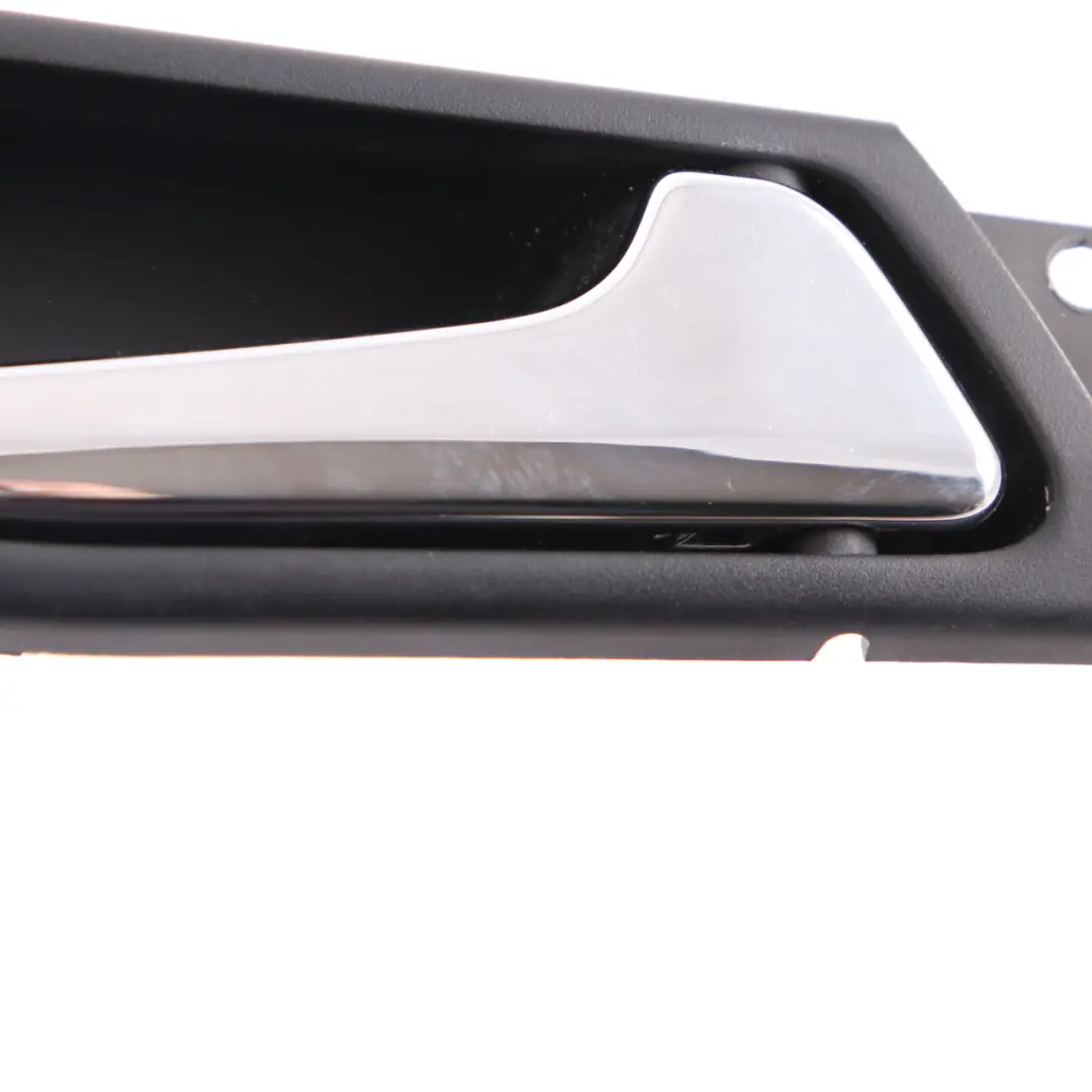 Poignée de porte intérieure droite noire pour Mercedes W169 W245 à propos du numéro de pièce A1697601061 Mercedes W169 W245 Poignée de porte intérieure droite noire - SKU A1697601061-1 - Numéro de pièce A1697601061