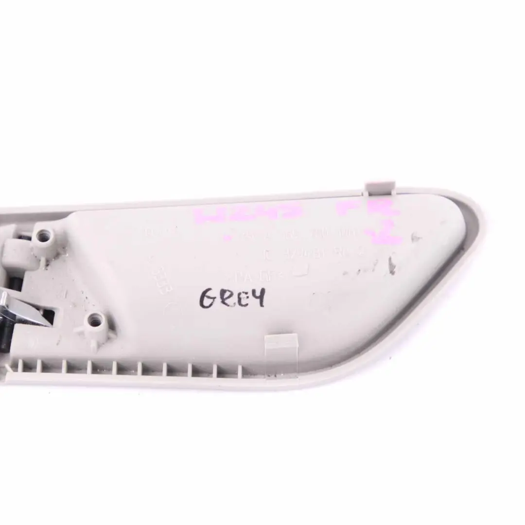 Mercedes W169 W245 Manija de puerta interior derecha Gris - SKU A1697601061-2 - Número de pieza A1697601061