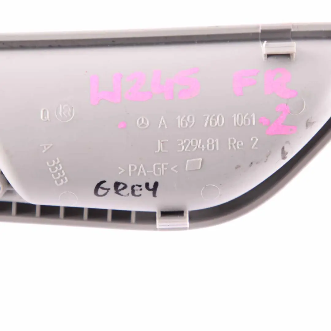 Poignée de porte intérieure droite Gris pour Mercedes W169 W245 à propos du numéro de pièce A1697601061 Mercedes W169 W245 Poignée de porte intérieure droite Gris - SKU A1697601061-2 - Numéro de pièce A1697601061