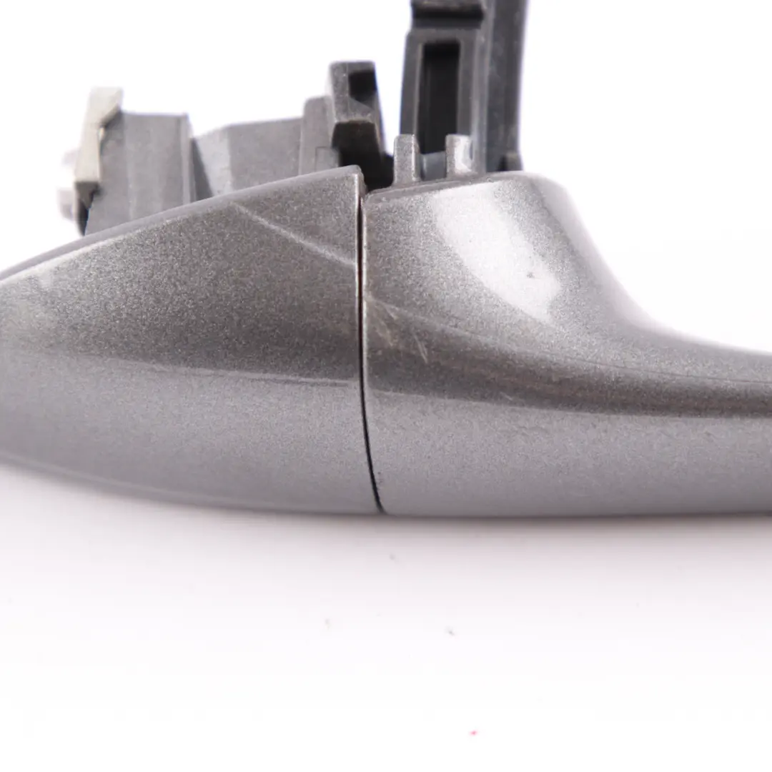 Klamka Drzwi Lewy Tył Szara do Mercedes W169 W245 o numerze A1697660501 Mercedes W169 W245 Klamka Drzwi Lewy Tył Szara - SKU A1697660501-MG - Numer Części A1697660501