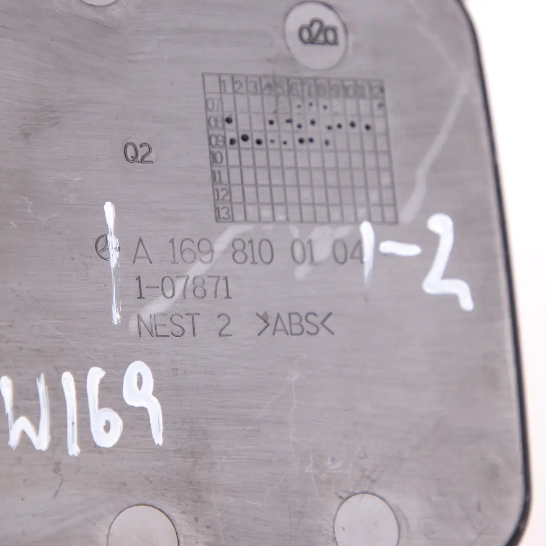 Inserto per console centrale Copertura tappetino per Mercedes W169 con numero di parte A1698100104 Mercedes W169 Inserto per console centrale Copertura tappetino - SKU A1698100104-2 - Numero di parte A1698100104