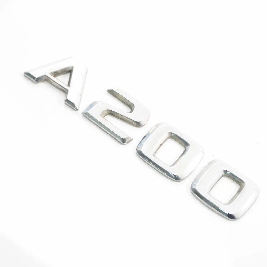 Emblema Lettering Logo distintivo coperchio A200 per Mercedes W169 con numero di parte A1698170515 Mercedes W169 Emblema Lettering Logo distintivo coperchio A200 - SKU A1698170515 - Numero di parte A1698170515