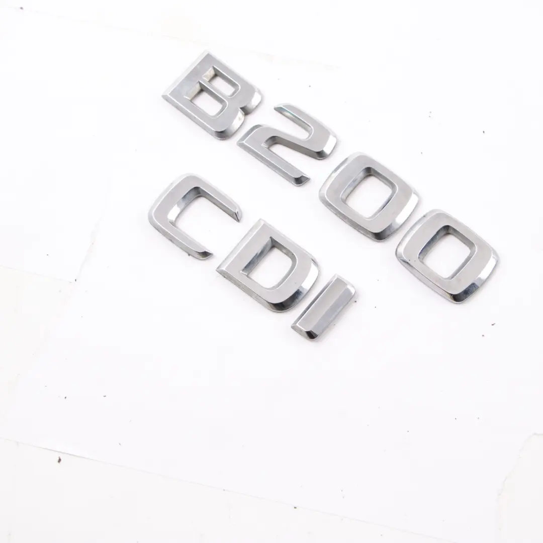 Lettrage Emblème B200 CDI Coffre arrière hayon collé pour Mercedes W245 à propos du numéro de pièce A1698171315 Mercedes W245 Lettrage Emblème B200 CDI Coffre arrière hayon collé - SKU A1698171315-1 - Numéro de pièce A1698171315