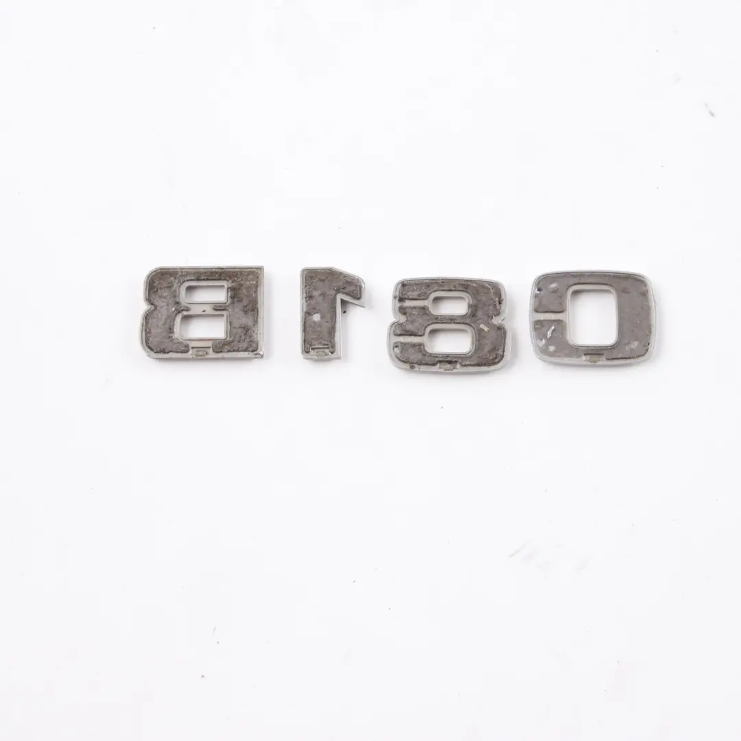 Lettering Emblema B180 Stivale posteriore Baule Portellone Aderito per Mercedes W245 con numero di parte A1698171415 Mercedes W245 Lettering Emblema B180 Stivale posteriore Baule Portellone Aderito - SKU A1698171415-1 - Numero di parte A1698171415
