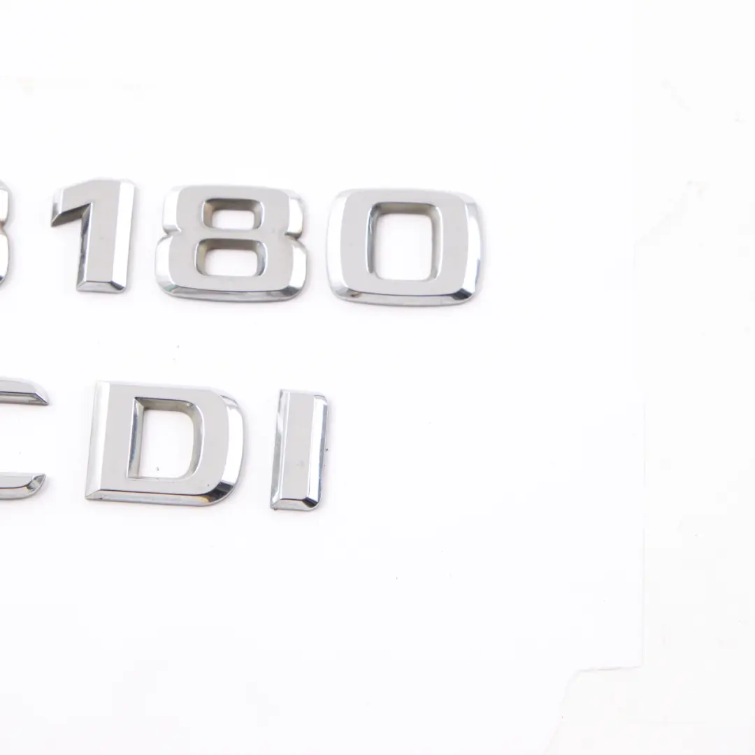 Schriftzug Emblem B180 CDI hinten Kofferraum Heckklappe aufgeklebt für Mercedes W245 mit Teilenummer A1698171415 Mercedes W245 Schriftzug Emblem B180 CDI hinten Kofferraum Heckklappe aufgeklebt - SKU A1698171415 - Teilenummer A1698171415