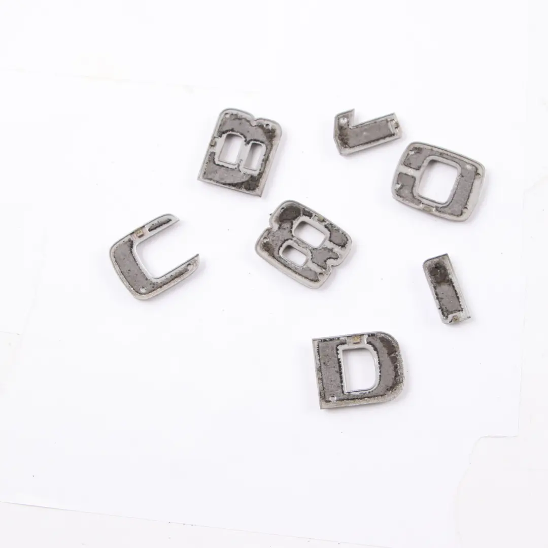 Lettering Emblema B180 CDI Stivale posteriore Baule Portellone per Mercedes W245 con numero di parte A1698171415 Mercedes W245 Lettering Emblema B180 CDI Stivale posteriore Baule Portellone - SKU A1698171415 - Numero di parte A1698171415