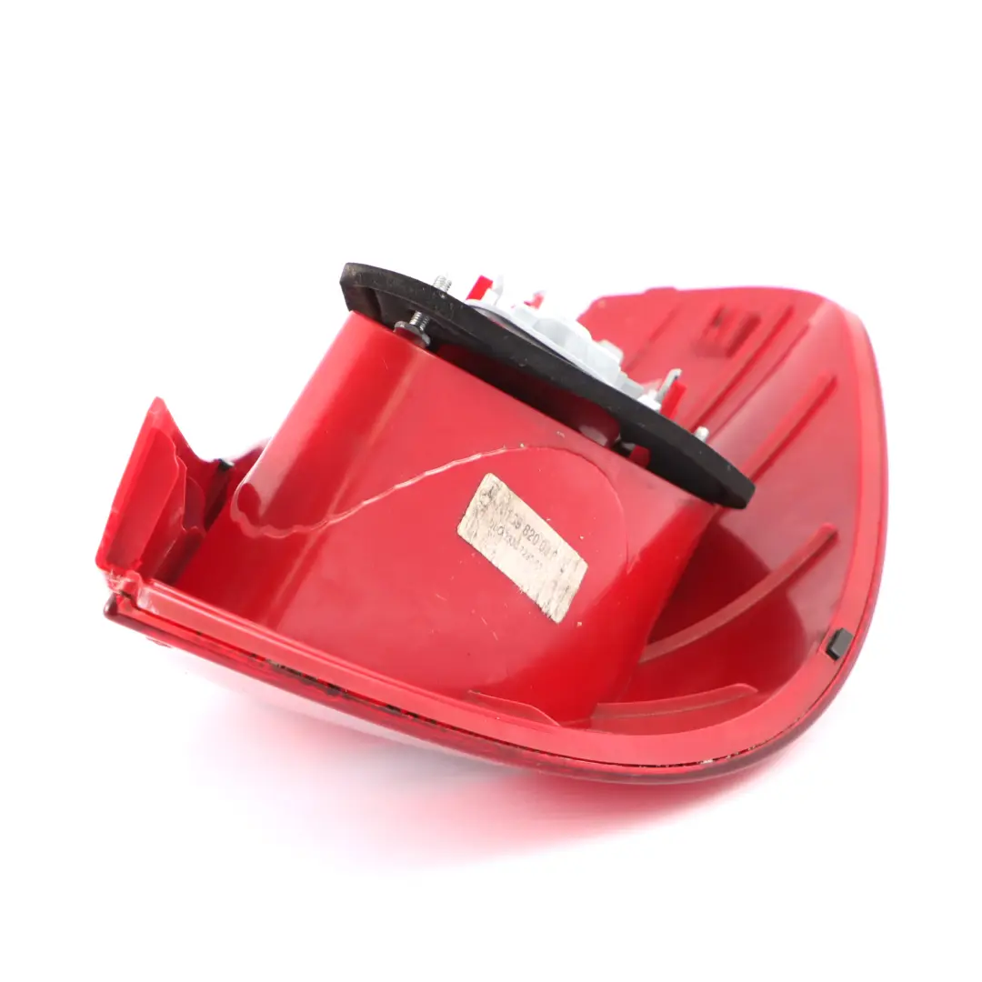 Feu arrière gauche Panneau latéral du feu arrière pour Mercedes W169 à propos du numéro de pièce A1698200364 Mercedes W169 Feu arrière gauche Panneau latéral du feu arrière - SKU A1698200364-2 - Numéro de pièce A1698200364