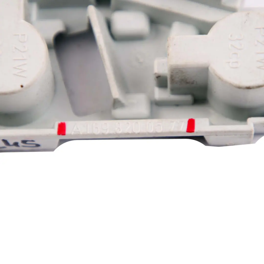 Luz Panel Lámpara Portalámparas Trasera Izquierda para Mercedes W245 con número de pieza A1698200577 Mercedes W245 Luz Panel Lámpara Portalámparas Trasera Izquierda - SKU A1698200577 - Número de pieza A1698200577