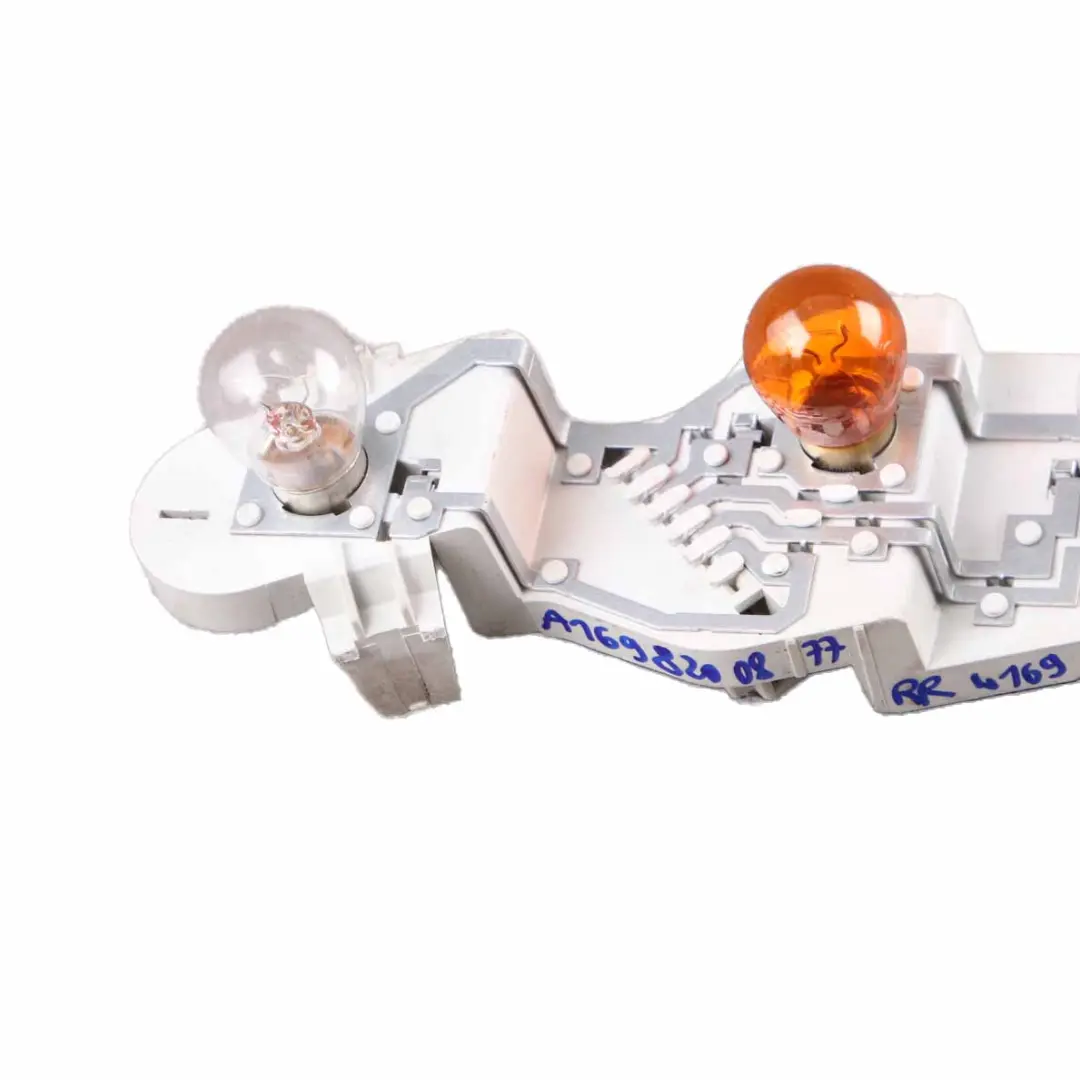 Glühbirnenhalter Licht Lampenfassung hinten links für Mercedes W169 mit Teilenummer A1698200777 Mercedes W169 Glühbirnenhalter Licht Lampenfassung hinten links - SKU A1698200777 - Teilenummer A1698200777