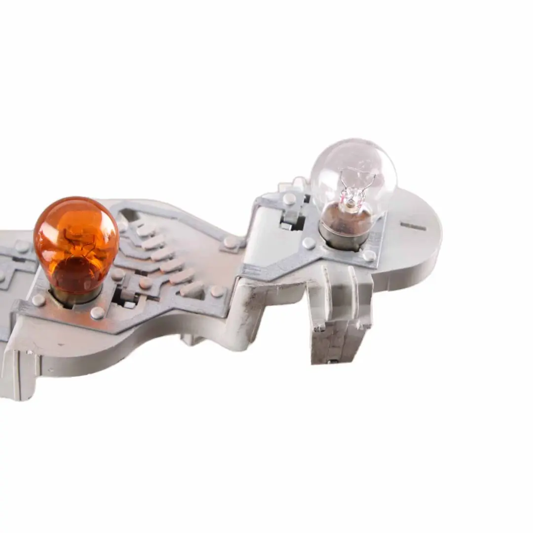 Mercedes W169 Portalámparas Luz Enchufe Trasero Izquierdo - SKU A1698200777 - Número de pieza A1698200777