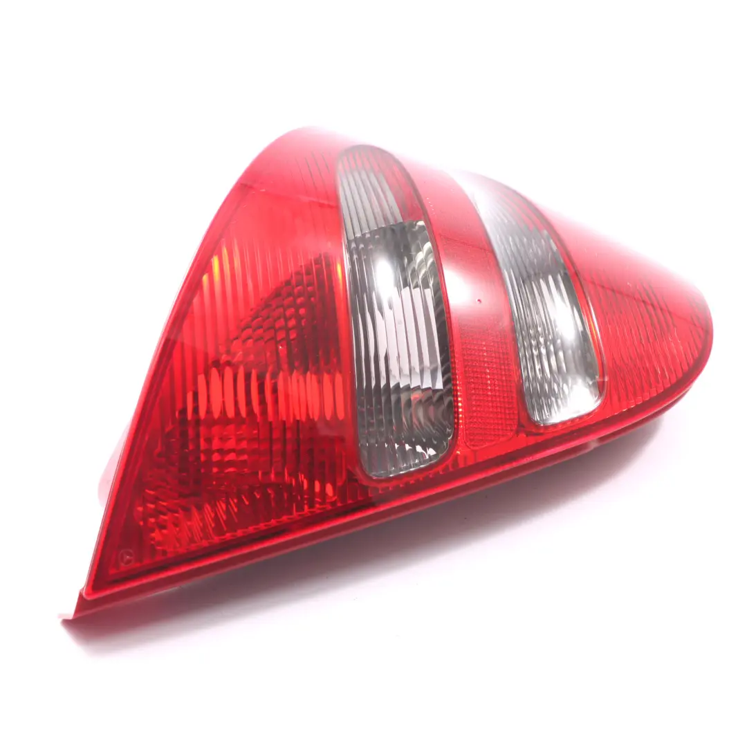 Lampa Lewy Tył Lewa Tylna Przyciemniona do Mercedes W169 o numerze A1698200964 Mercedes W169 Lampa Lewy Tył Lewa Tylna Przyciemniona - SKU A1698200964-1 - Numer Części A1698200964