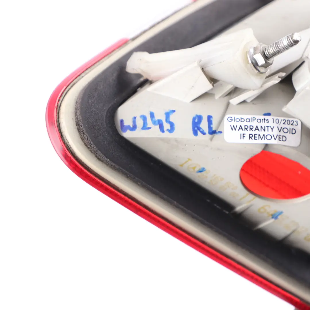 Mercedes W245 Rückleuchte links Kofferraumklappe Heckklappe Rücklicht 1698201164 - SKU A1698201164 - Teilenummer A1698201164