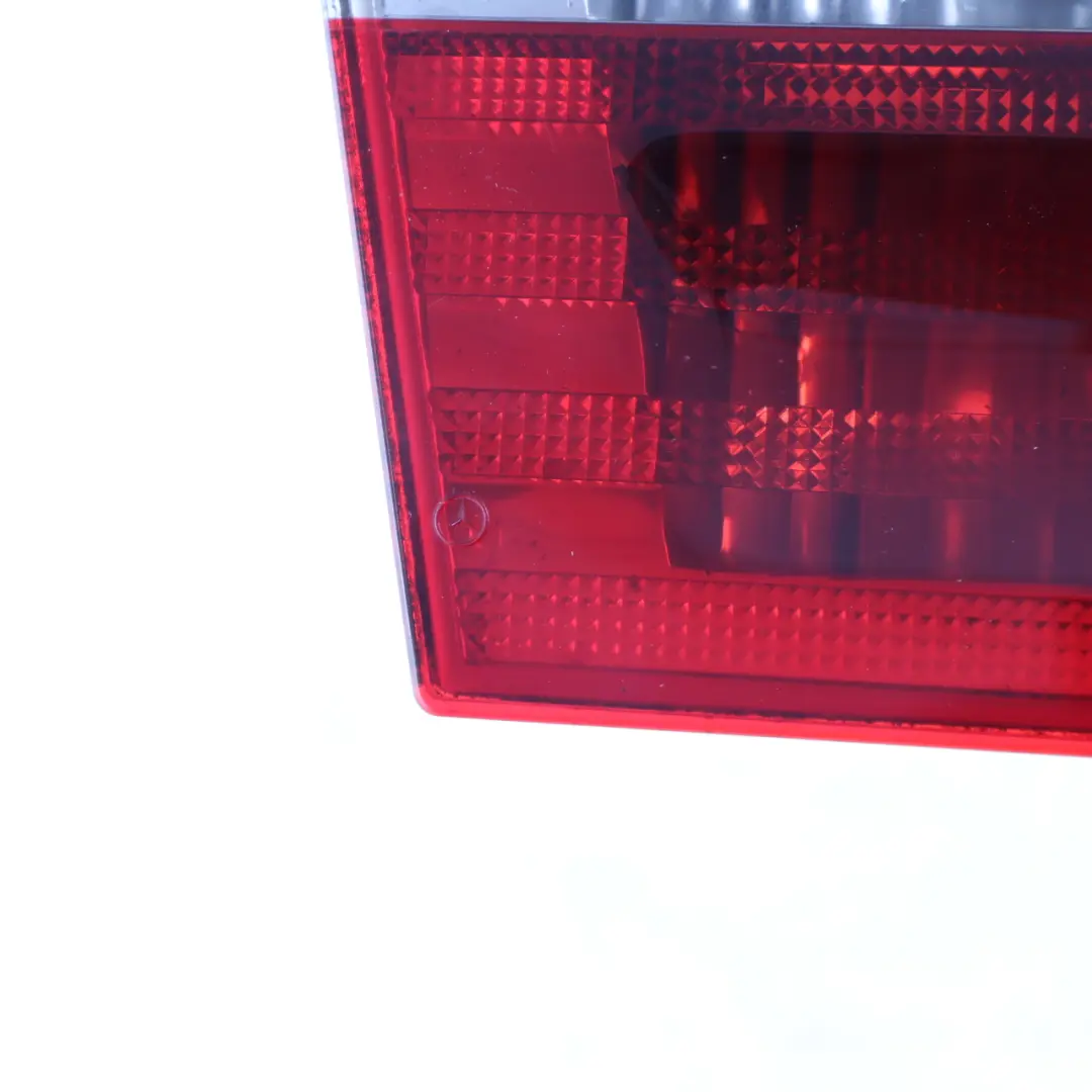 Lampa Klapy Bagażnika Lewy Tył Lewa Tylna do Mercedes W245 o numerze A1698201164 Mercedes W245 Lampa Klapy Bagażnika Lewy Tył Lewa Tylna - SKU A1698201164 - Numer Części A1698201164