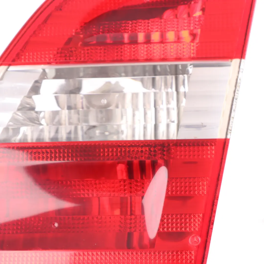 Mercedes W245 Luz Trasera Derecha Tapa Maletero Portón Trasero - SKU A1698201264 - Número de pieza A1698201264