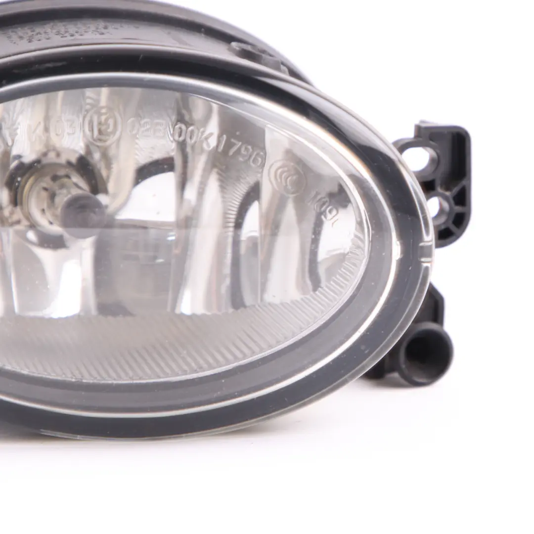 Luz antiniebla Parachoques delantero derecho Luz para Mercedes W169 CL203 W204 W211 con número de pieza A1698201656 Mercedes W169 CL203 W204 W211 Luz antiniebla Parachoques delantero derecho Luz - SKU A1698201656 - Número de pieza A1698201656