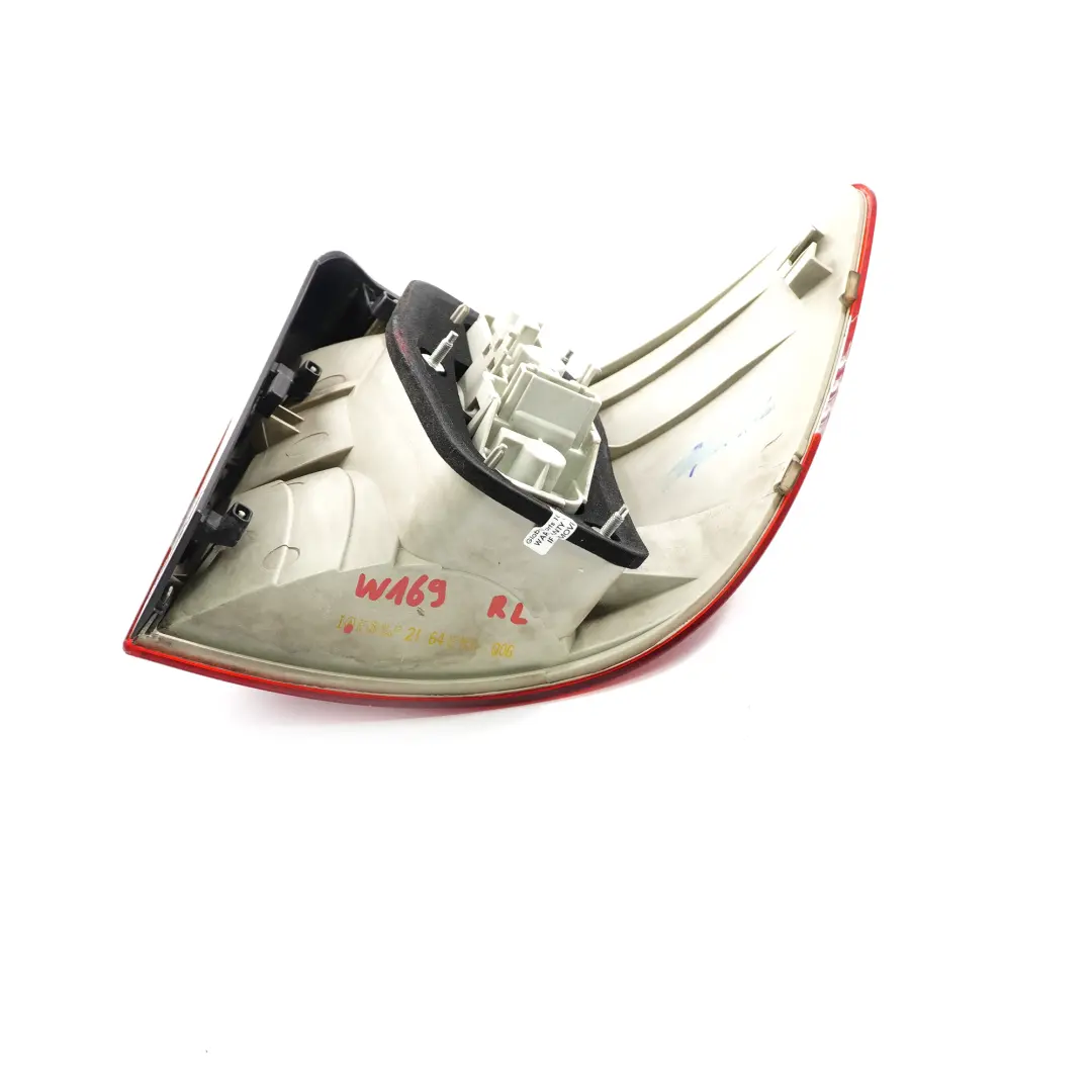 Lampada posteriore sinistra Fanale Pannello laterale per Mercedes W245 con numero di parte A1698202164 Mercedes W245 Lampada posteriore sinistra Fanale Pannello laterale - SKU A1698202164 - Numero di parte A1698202164