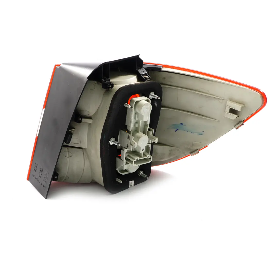 Rückleuchte links Seitenwand Rück licht für Mercedes W245 mit Teilenummer A1698202164 Mercedes W245 Rückleuchte links Seitenwand Rück licht - SKU A1698202164 - Teilenummer A1698202164