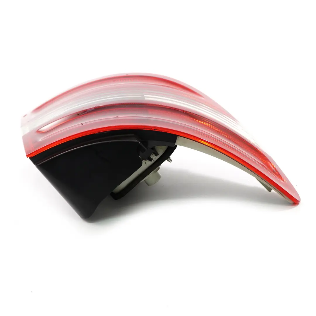 Luz Trasera Izquierda Luz trasera Panel lateral para Mercedes W245 con número de pieza A1698202164 Mercedes W245 Luz Trasera Izquierda Luz trasera Panel lateral - SKU A1698202164 - Número de pieza A1698202164