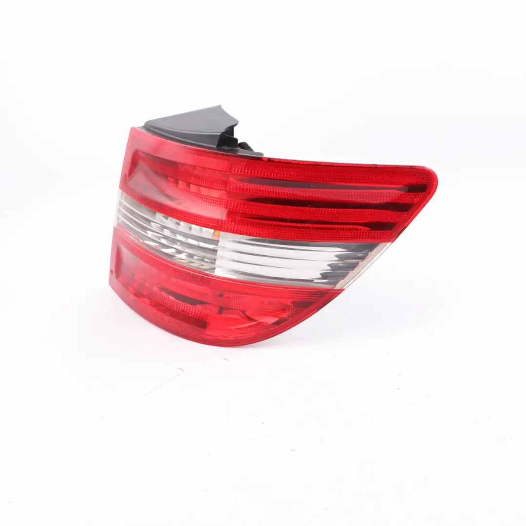 Taillight Rear Right O/S Lamp Rear Side Panel Light to Mercedes W245 with Part number A1698202264 Mercedes W245 Taillight Rear Right O/S Lamp Rear Side Panel Light - SKU A1698202264 - Part number A1698202264
