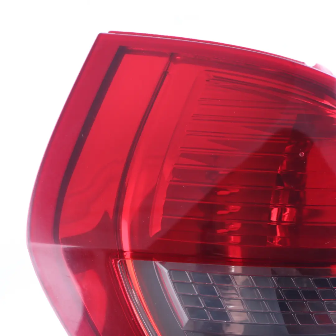 Feu Arrière Mercedes W169 Gauche Tail Light Side Panel pour à propos du numéro de pièce A1698202964 Feu Arrière Mercedes W169 Gauche Tail Light Side Panel - SKU A1698202964-1 - Numéro de pièce A1698202964