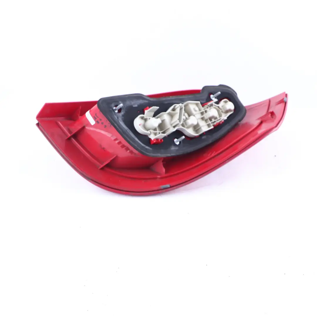 Fanale posteriore Mercedes W169 Sinistro Fanale posteriore laterale per con numero di parte A1698202964 Fanale posteriore Mercedes W169 Sinistro Fanale posteriore laterale - SKU A1698202964-1 - Numero di parte A1698202964