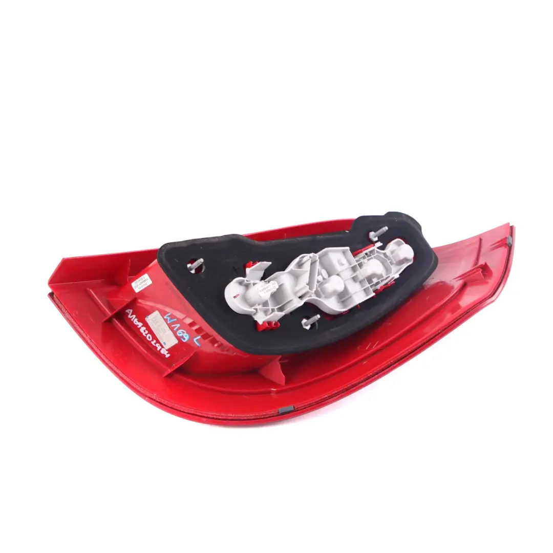 Hinten Links Rücklicht Lampe Seite Panel für Mercedes W169 mit Teilenummer A1698202964 Mercedes W169 Hinten Links Rücklicht Lampe Seite Panel - SKU A1698202964 - Teilenummer A1698202964