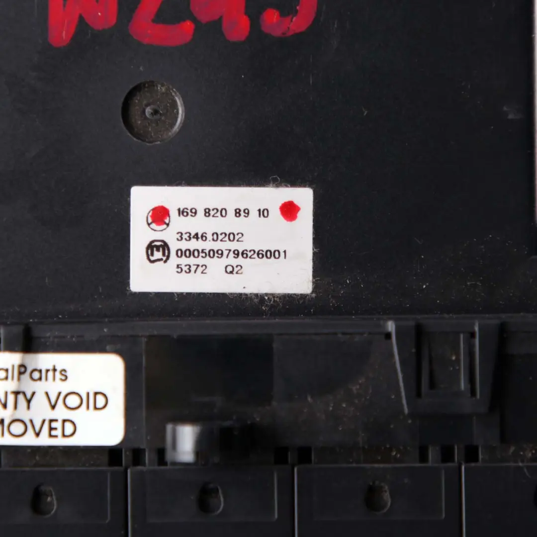 interruttore pannello sedili riscaldati PDC per Mercedes W169 W245 con numero di parte A1698208910 Mercedes W169 W245 interruttore pannello sedili riscaldati PDC - SKU A1698208910 - Numero di parte A1698208910