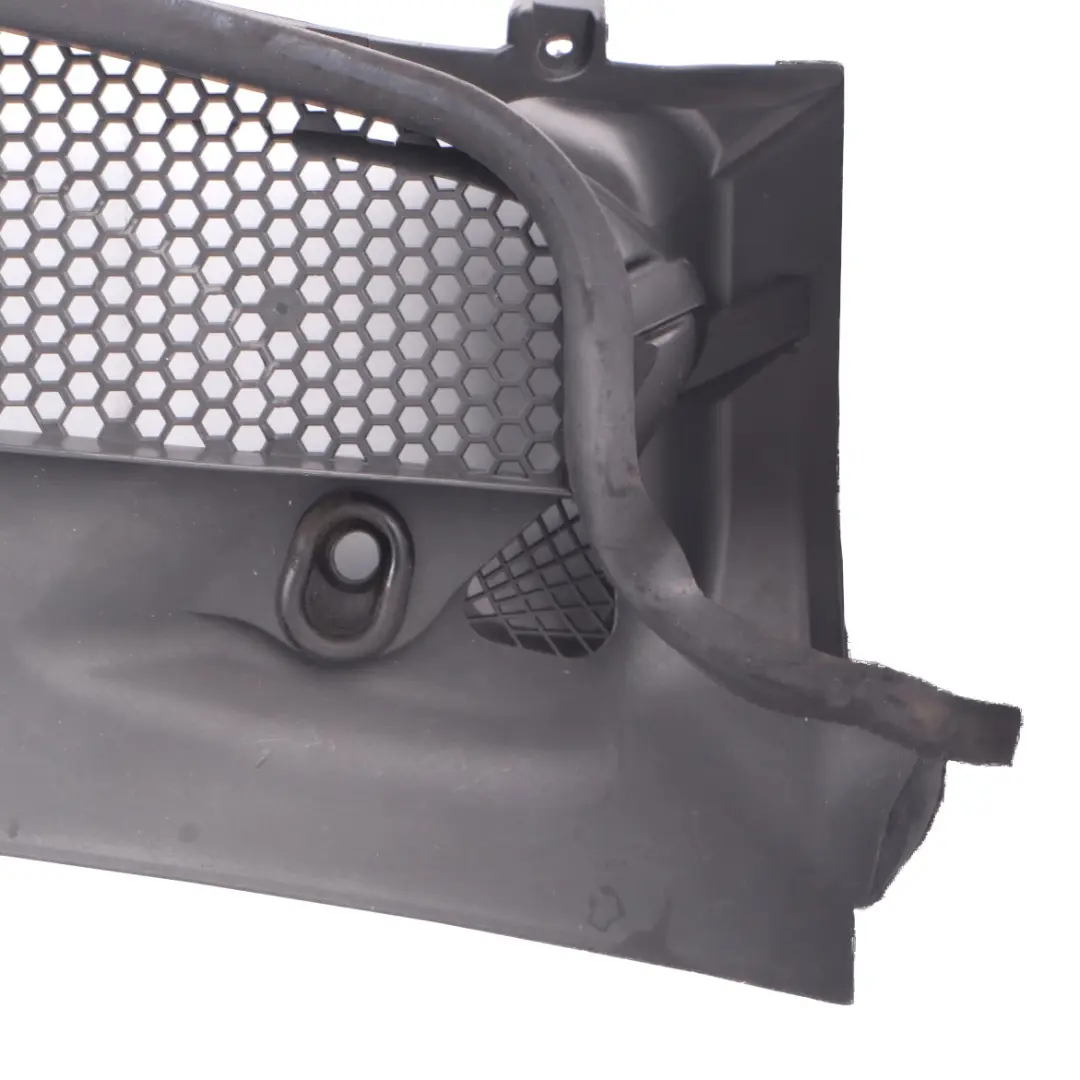 Podszybie Panel Listwa Przód do Mercedes W169 W245 o numerze A1698300413 Mercedes W169 W245 Podszybie Panel Listwa Przód - SKU A1698300413-1 - Numer Części A1698300413