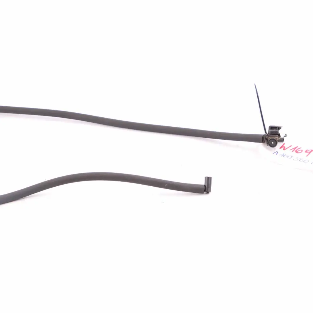 Frontscheibenwaschdüsen Jet Set für Mercedes W169 mit Teilenummer A1698600492 Mercedes W169 Frontscheibenwaschdüsen Jet Set - SKU A1698600492 - Teilenummer A1698600492