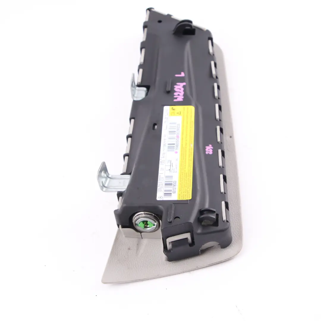 Siège avant gauche Air Module Bag Grey pour Mercedes W169 W245 à propos du numéro de pièce A1698600505 Mercedes W169 W245 Siège avant gauche Air Module Bag Grey - SKU A1698600505 - Numéro de pièce A1698600505