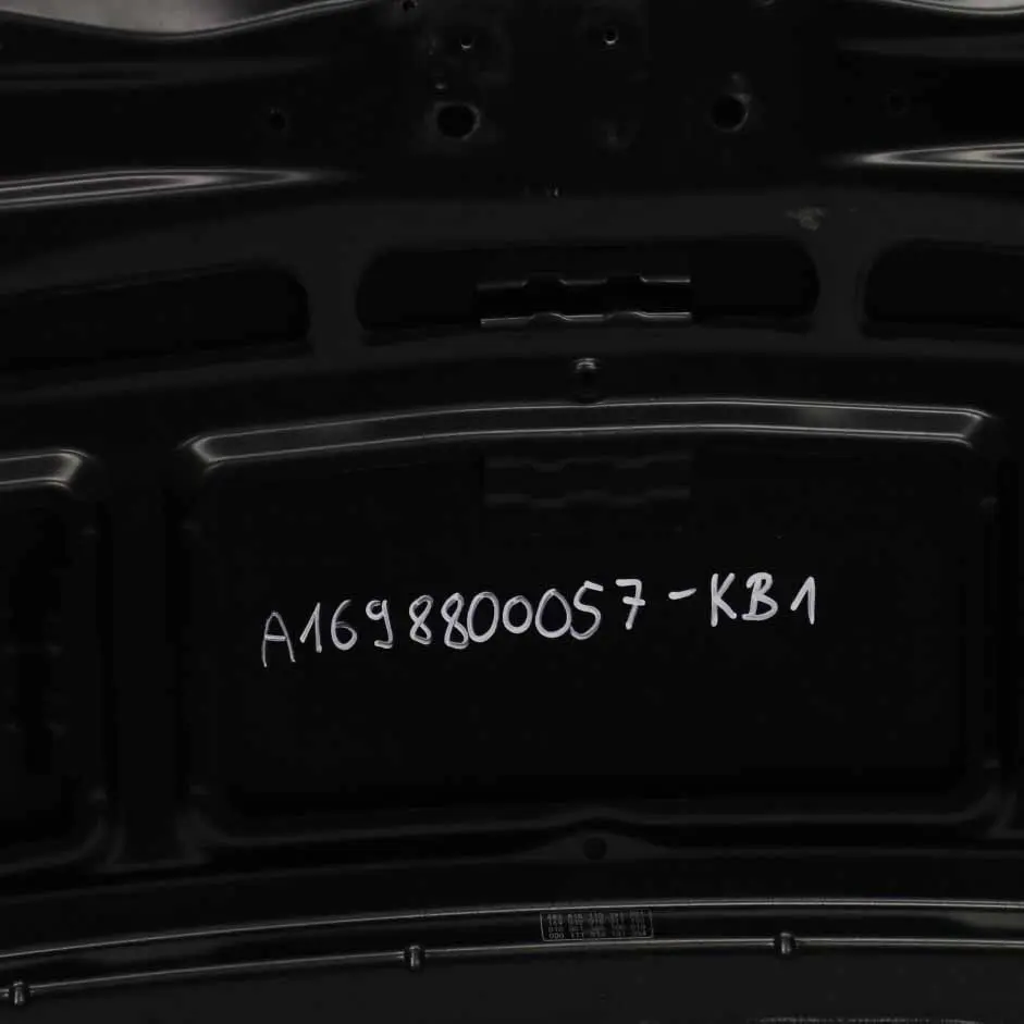 Maska Silnika Kosmos Black - 191 do Mercedes W169 o numerze A1698800057 Mercedes W169 Maska Silnika Kosmos Black - 191 - SKU A1698800057-KB1 - Numer Części A1698800057