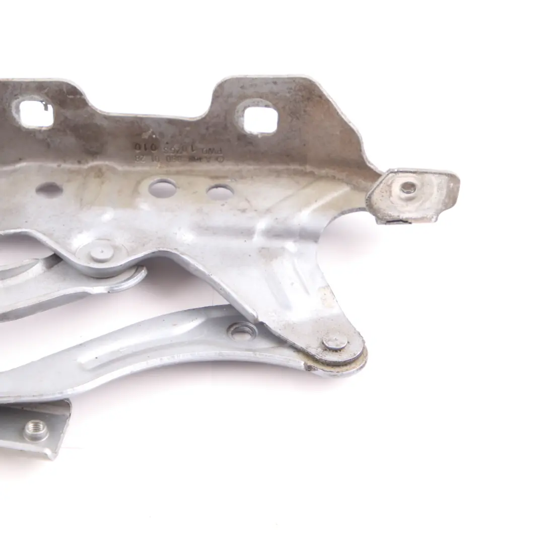 Cerniera Cofano Anteriore Sinistra Horizon Blue - 391 per Mercedes W169 con numero di parte A1698800128 Mercedes W169 Cerniera Cofano Anteriore Sinistra Horizon Blue - 391 - SKU A1698800128-HBL - Numero di parte A1698800128