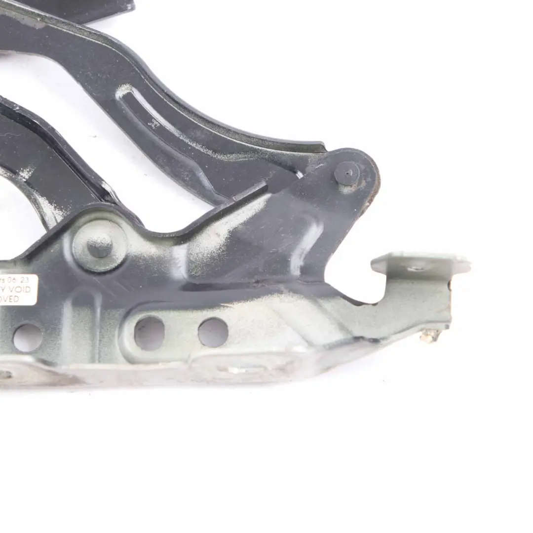 Charnière de capot avant droite Tropical Black - 160 pour Mercedes W169 à propos du numéro de pièce A1698800228 Mercedes W169 Charnière de capot avant droite Tropical Black - 160 - SKU A1698800228-TBL - Numéro de pièce A1698800228