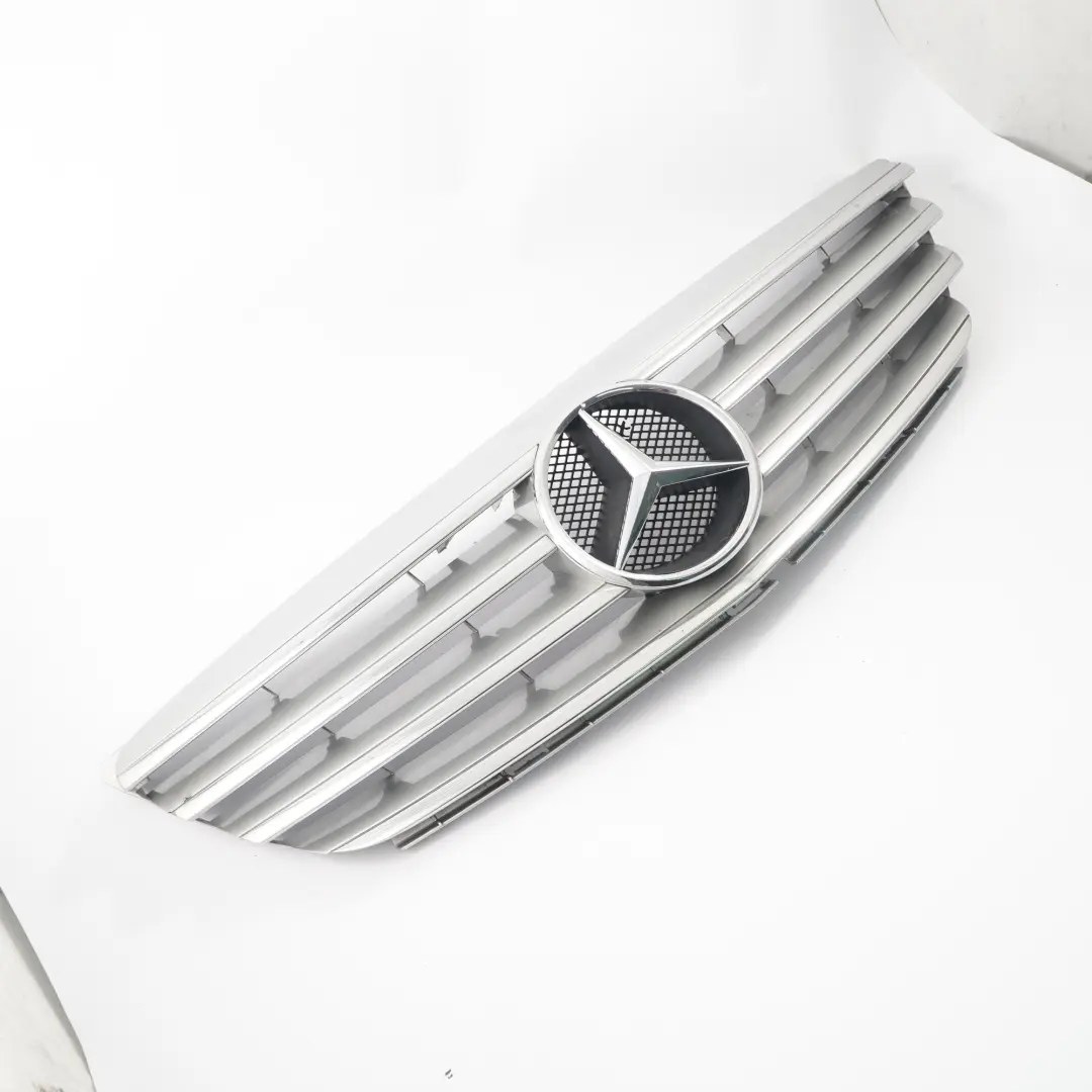 anteriore Bonnet Radiatore Griglia Fascio Pannello Argento Cromo per Mercedes W245 con numero di parte A1698800783 Mercedes W245 anteriore Bonnet Radiatore Griglia Fascio Pannello Argento Cromo - SKU A1698800783-2 - Numero di parte A1698800783