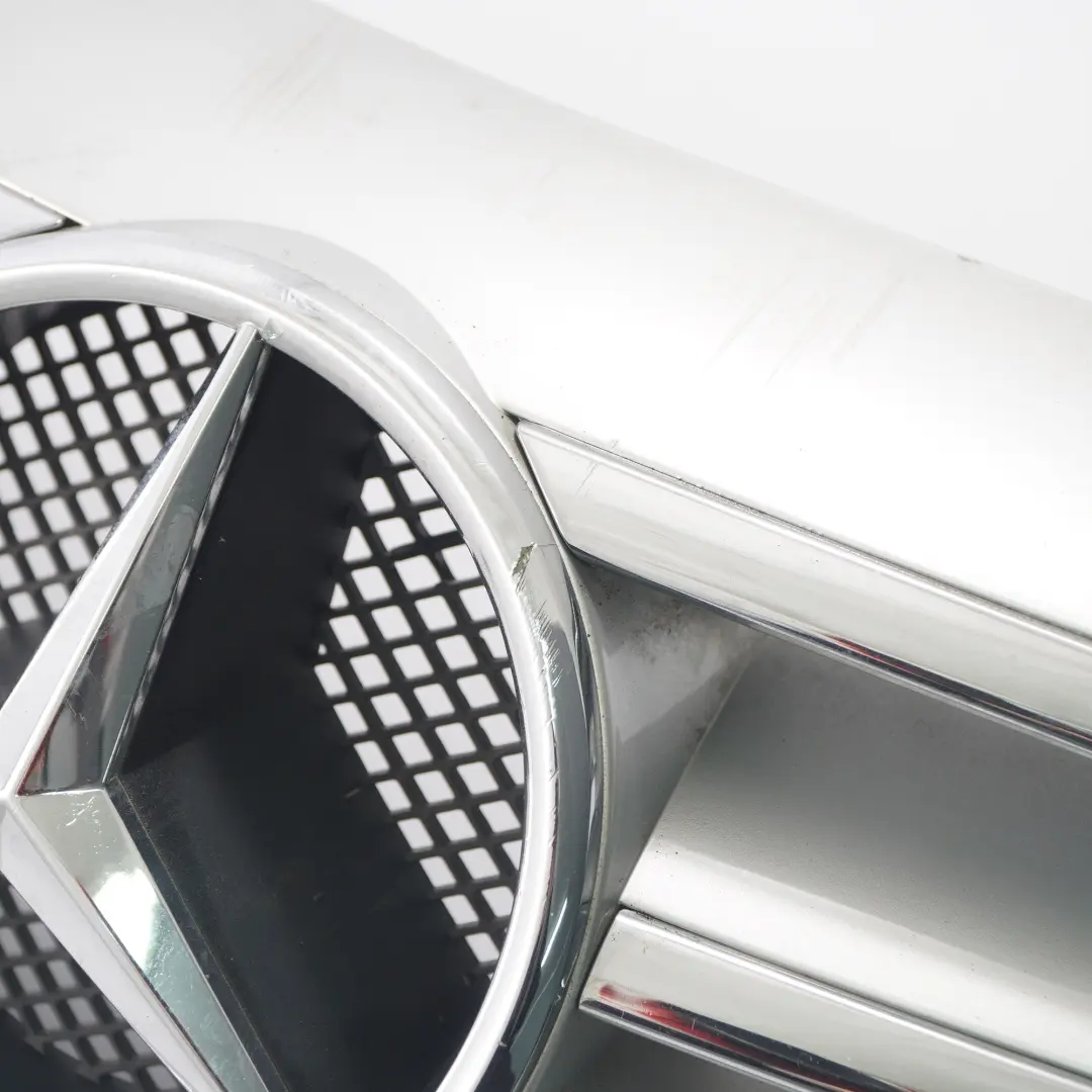 Mercedes W245 Capot avant Capot de radiateur Grille de radiateur Panneau chromé - SKU A1698800783-2 - Numéro de pièce A1698800783