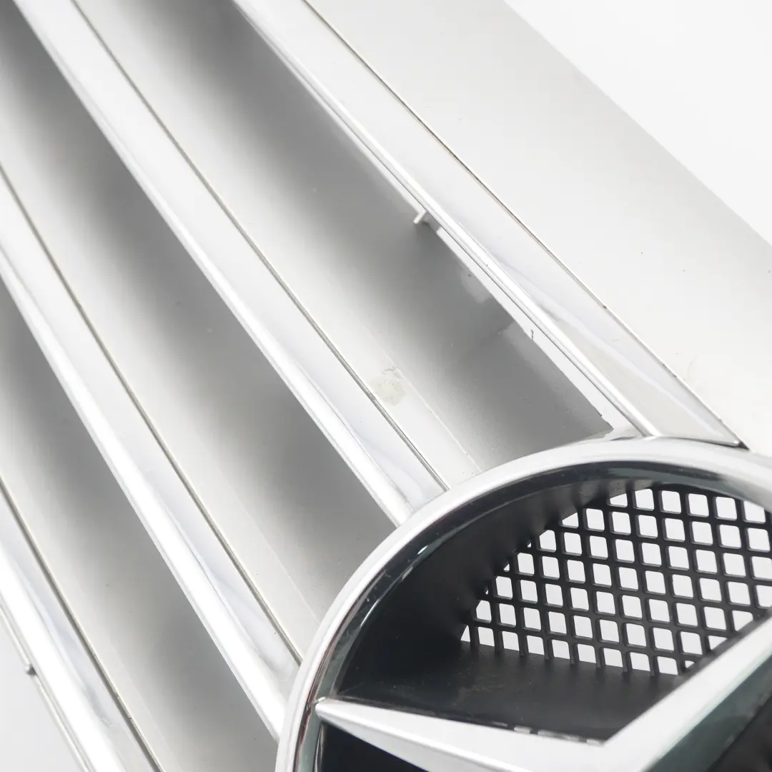 Mercedes W245 Capot avant Capot de radiateur Grille de radiateur Panneau chromé - SKU A1698800783-2 - Numéro de pièce A1698800783