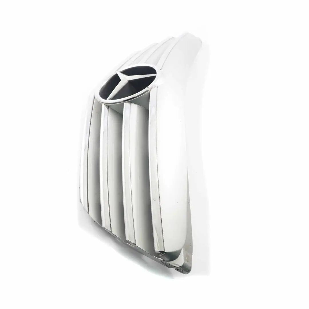 anteriore Bonnet Radiatore Griglia Fascio Pannello Argento Cromo per Mercedes W245 con numero di parte A1698800783 Mercedes W245 anteriore Bonnet Radiatore Griglia Fascio Pannello Argento Cromo - SKU A1698800783-2 - Numero di parte A1698800783